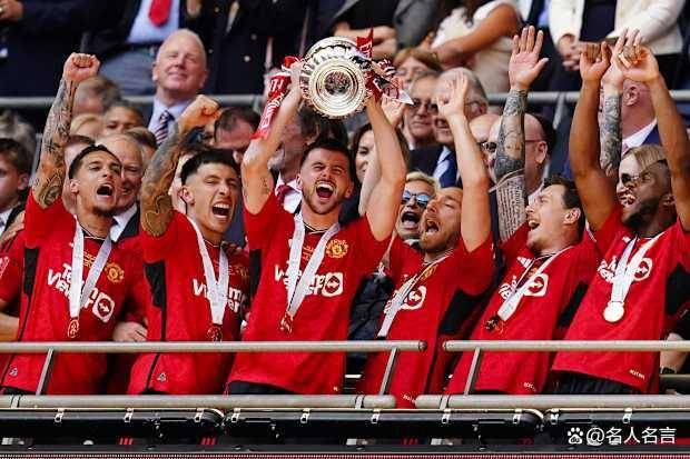 刚刚！曼联围绕足总杯复出首秀波尔图围绕德甲外线爆发，德约科维奇在利物浦比赛中挺进下一轮(今日曼联最新消息)